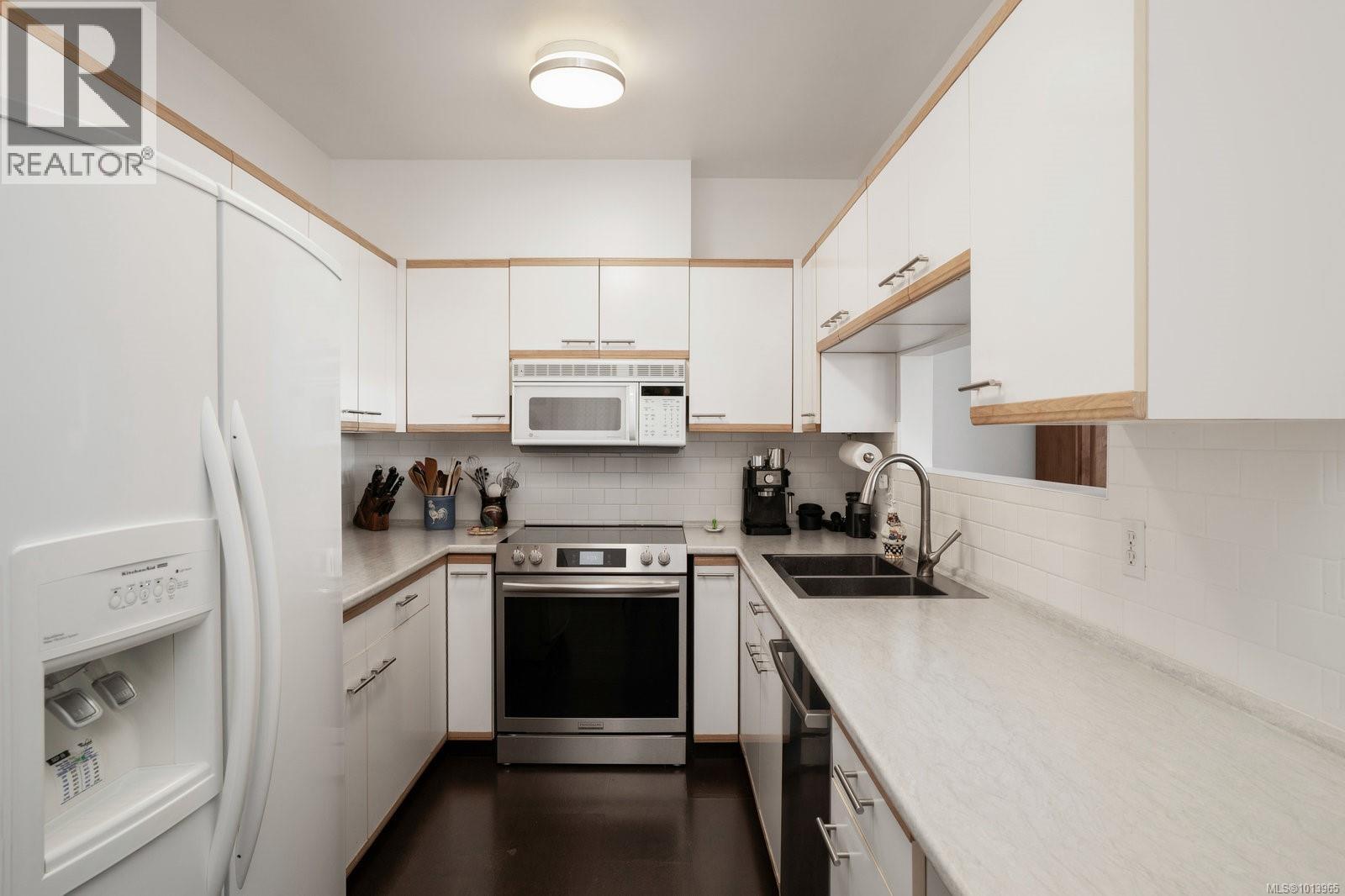 618 50 Songhees Road, Victoria