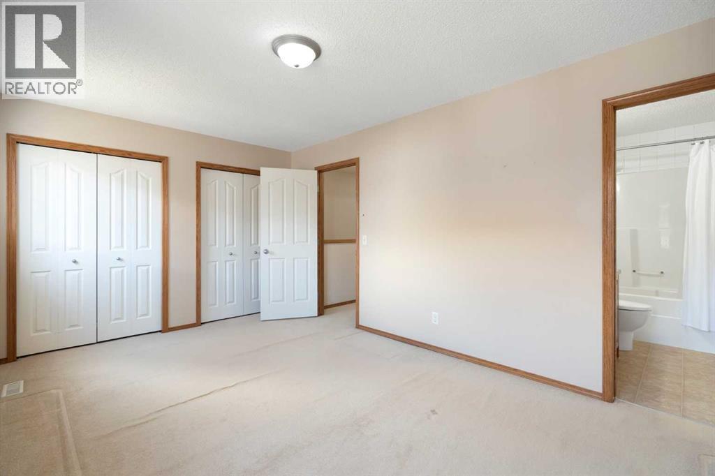 Single Family House for Sale in  Saddletree Court NE Saddle Ridge Calgary 