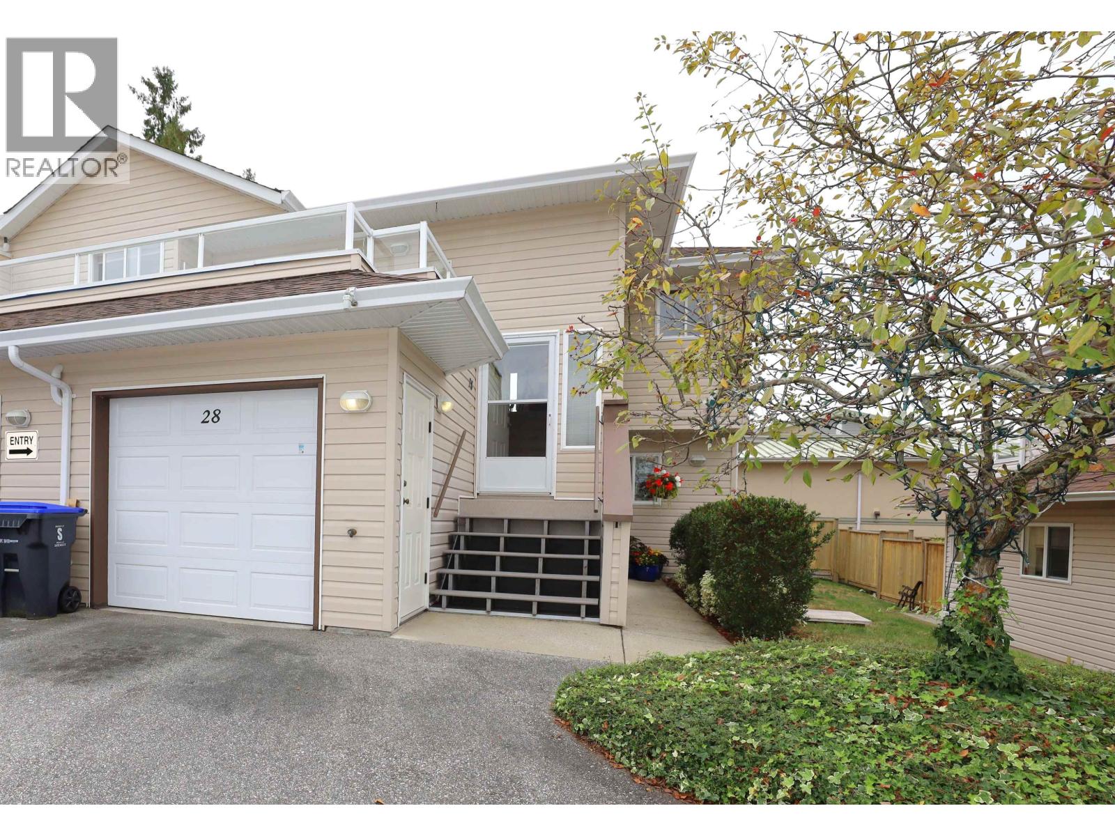 28 5610 TRAIL AVENUE, Sechelt