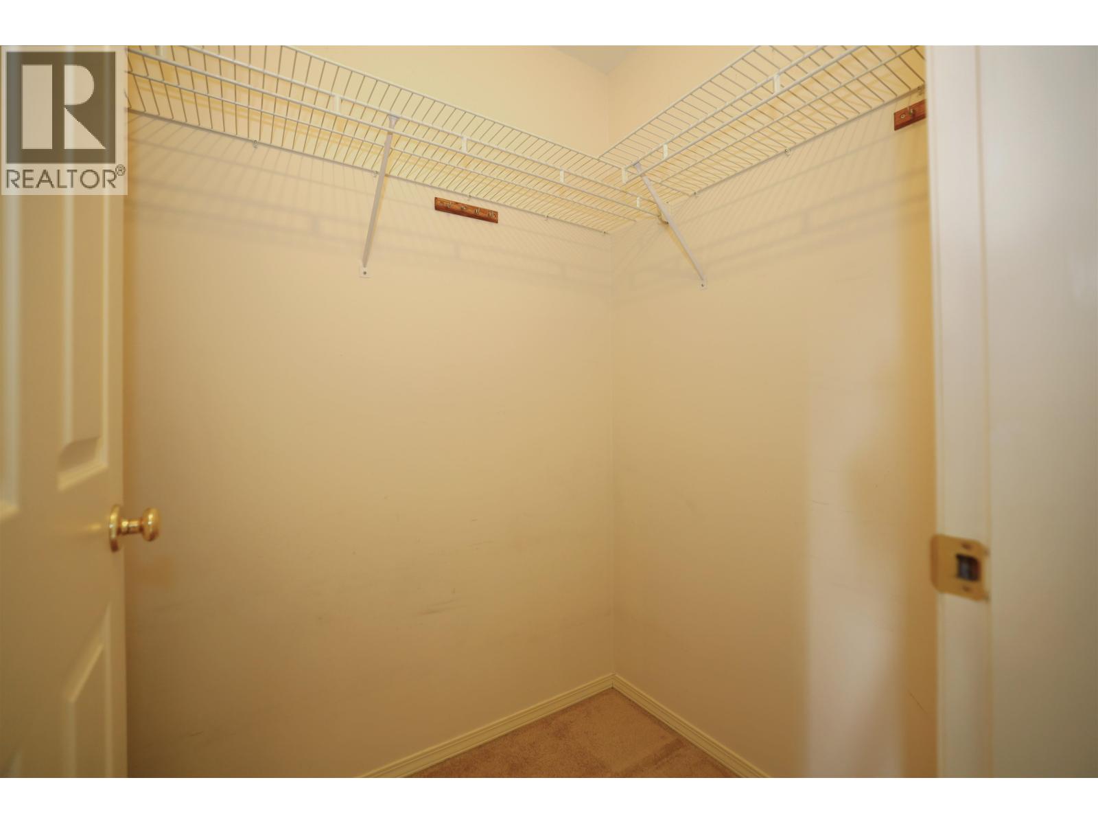 28 5610 TRAIL AVENUE, Sechelt