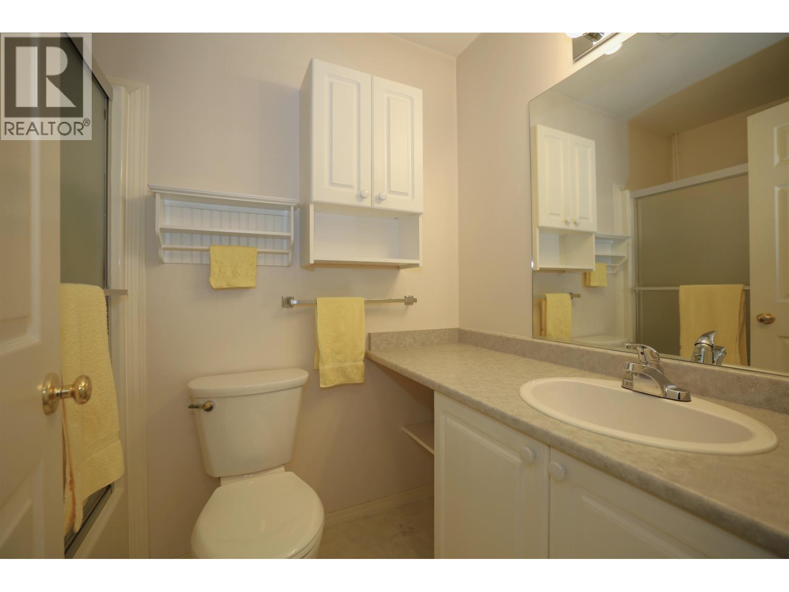 28 5610 TRAIL AVENUE, Sechelt