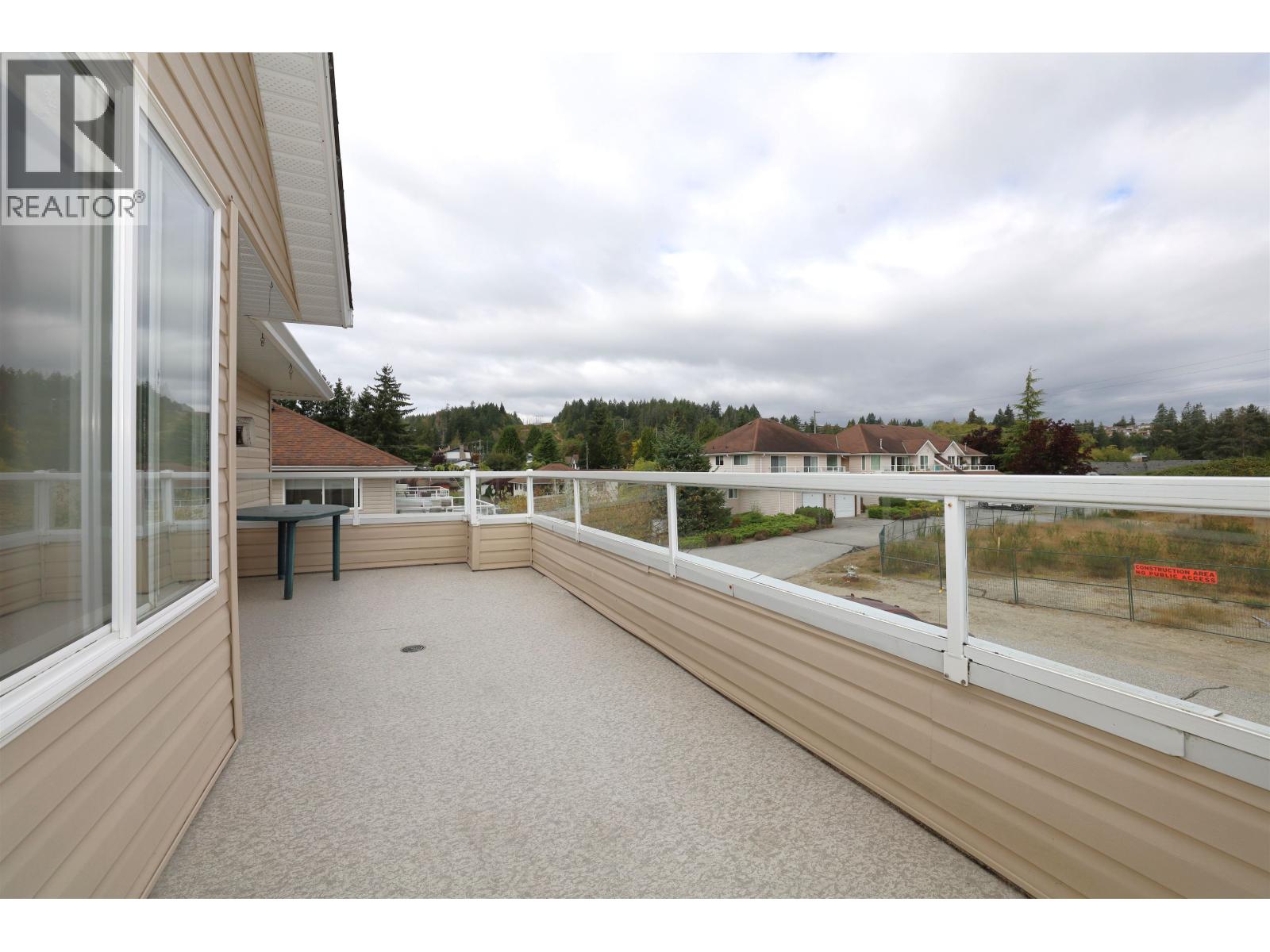 28 5610 TRAIL AVENUE, Sechelt