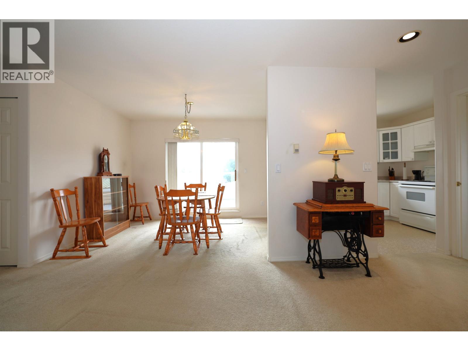 28 5610 TRAIL AVENUE, Sechelt