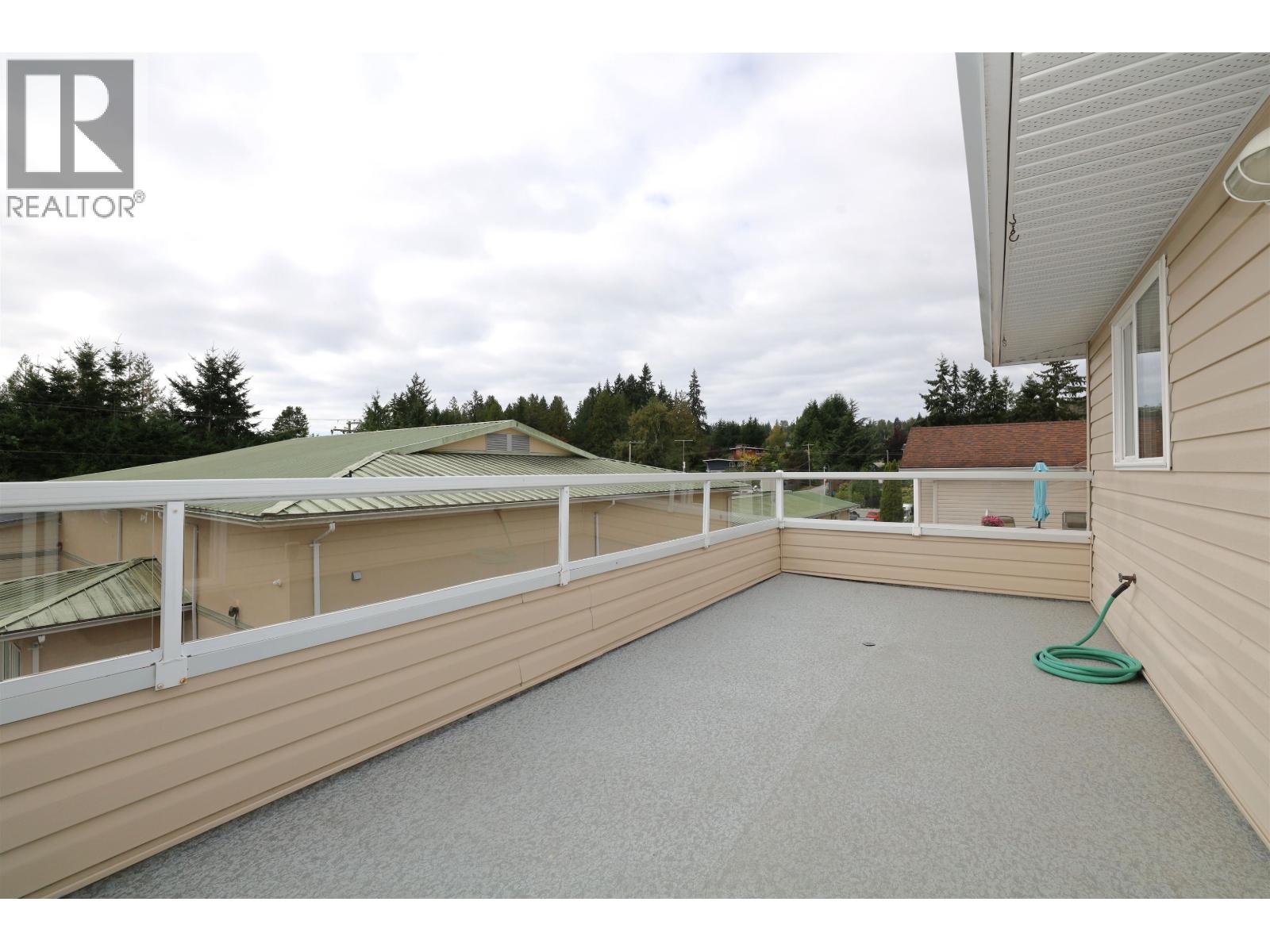 28 5610 TRAIL AVENUE, Sechelt