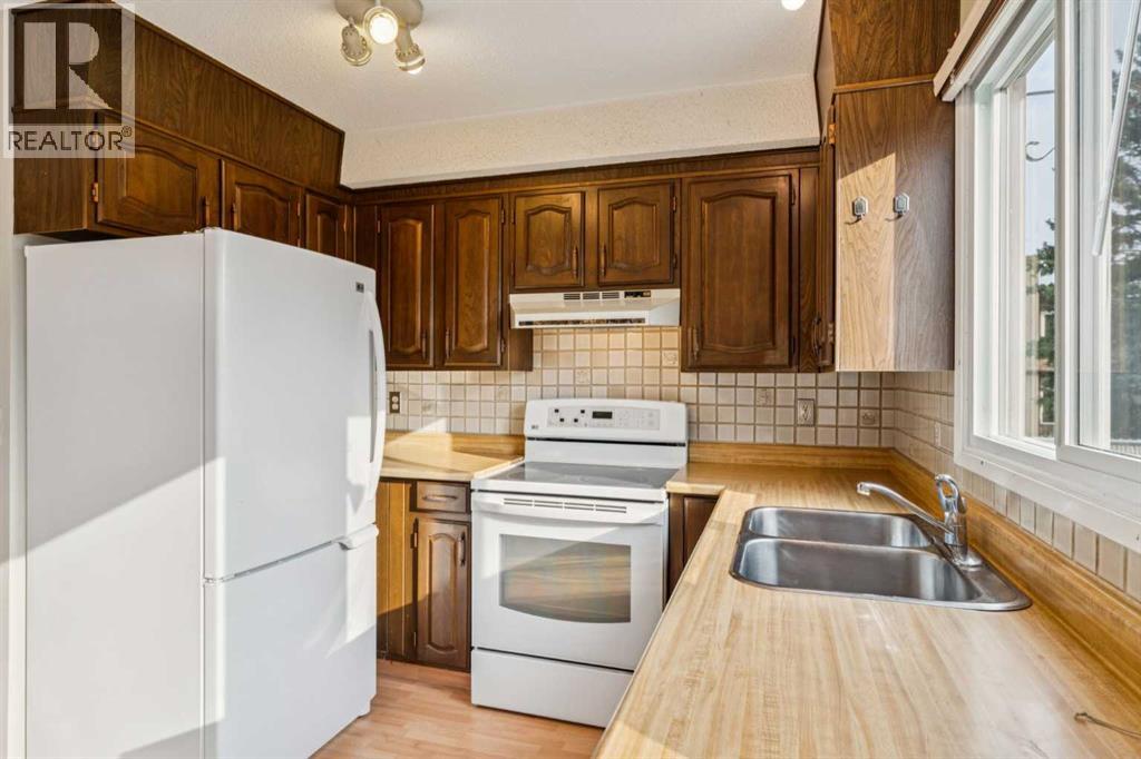 Single Family House for Sale in  Macewan Glen Close NW MacEwan Glen Calgary 