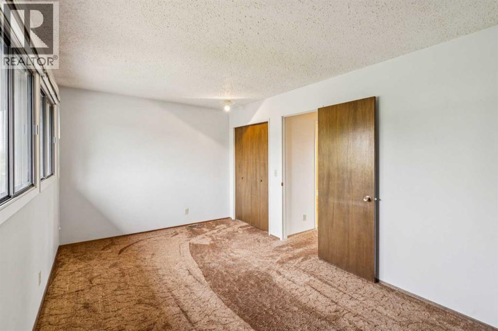 Single Family House for Sale in  Macewan Glen Close NW MacEwan Glen Calgary 