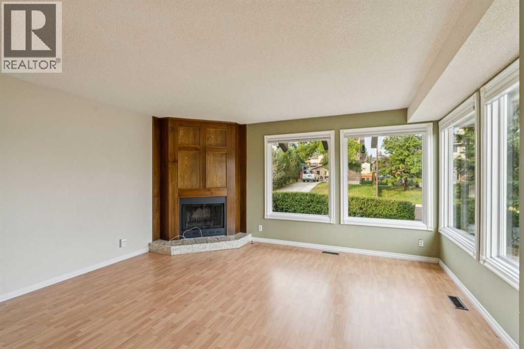 Single Family House for Sale in  Macewan Glen Close NW MacEwan Glen Calgary 