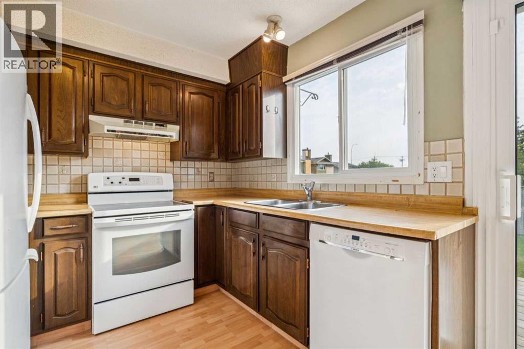 Single Family House for Sale in  Macewan Glen Close NW MacEwan Glen Calgary 