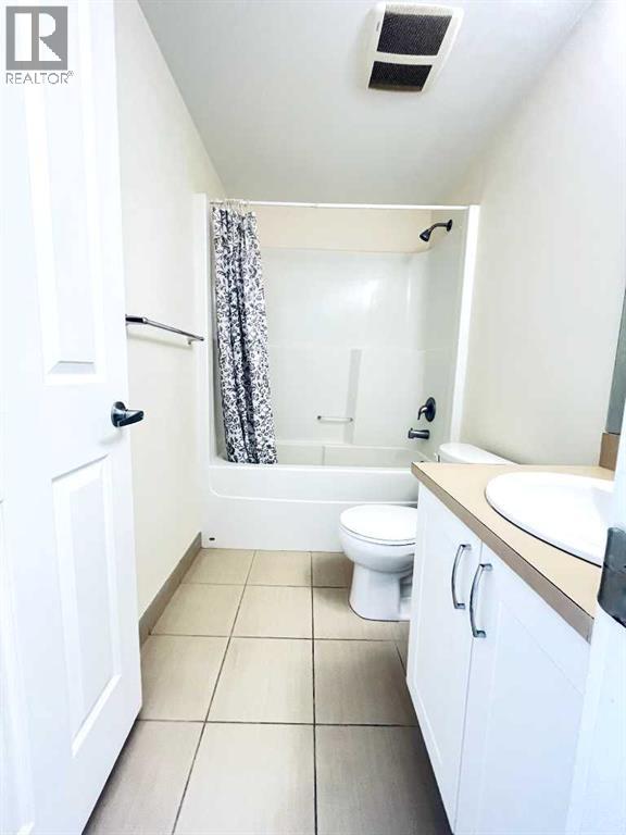 Single Family House for Sale in   Brentwood Common NW Brentwood Calgary 