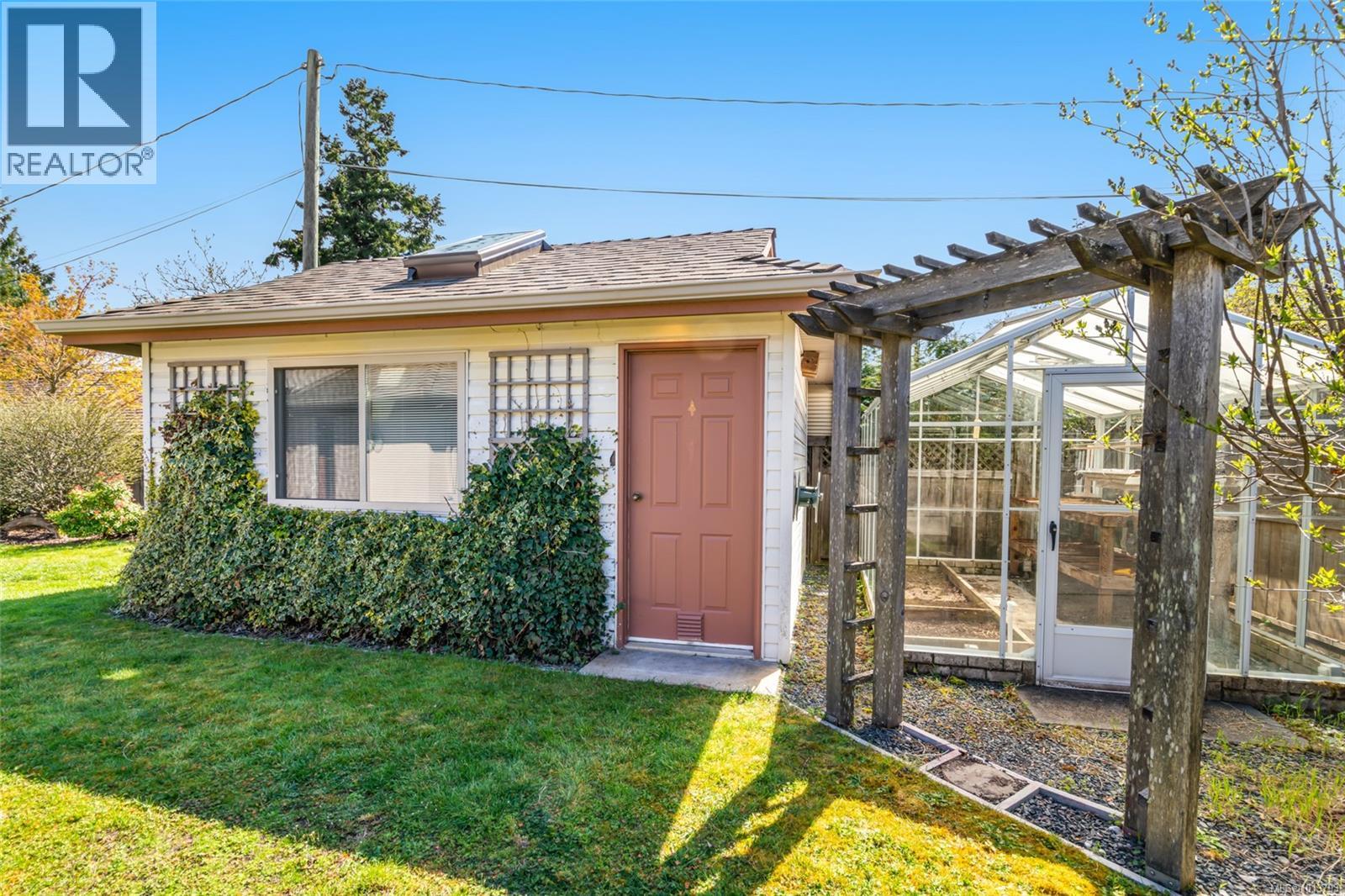 442 Heather Pl, Parksville