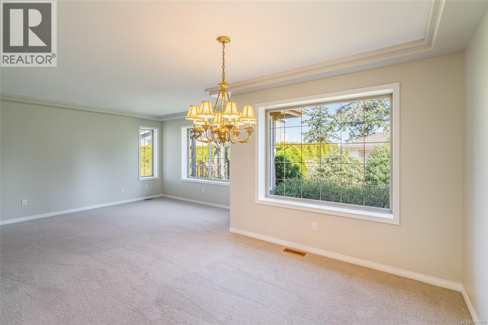442 Heather Pl, Parksville