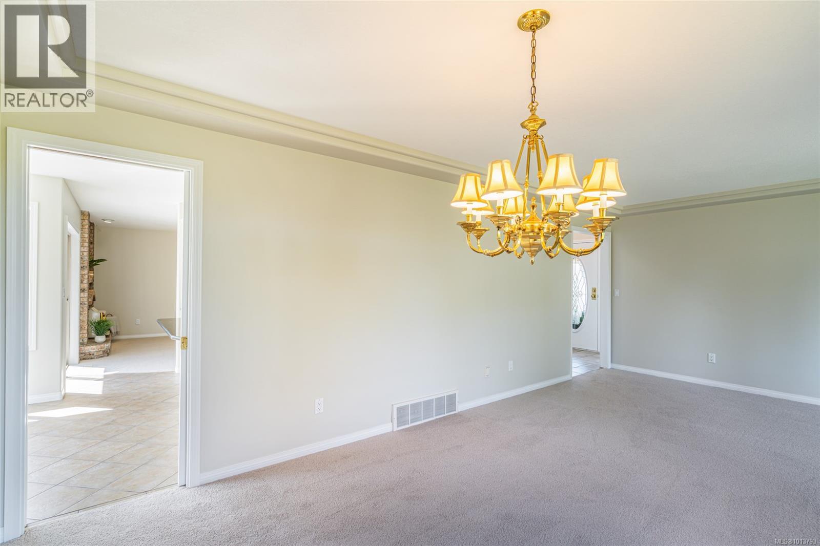 442 Heather Pl, Parksville