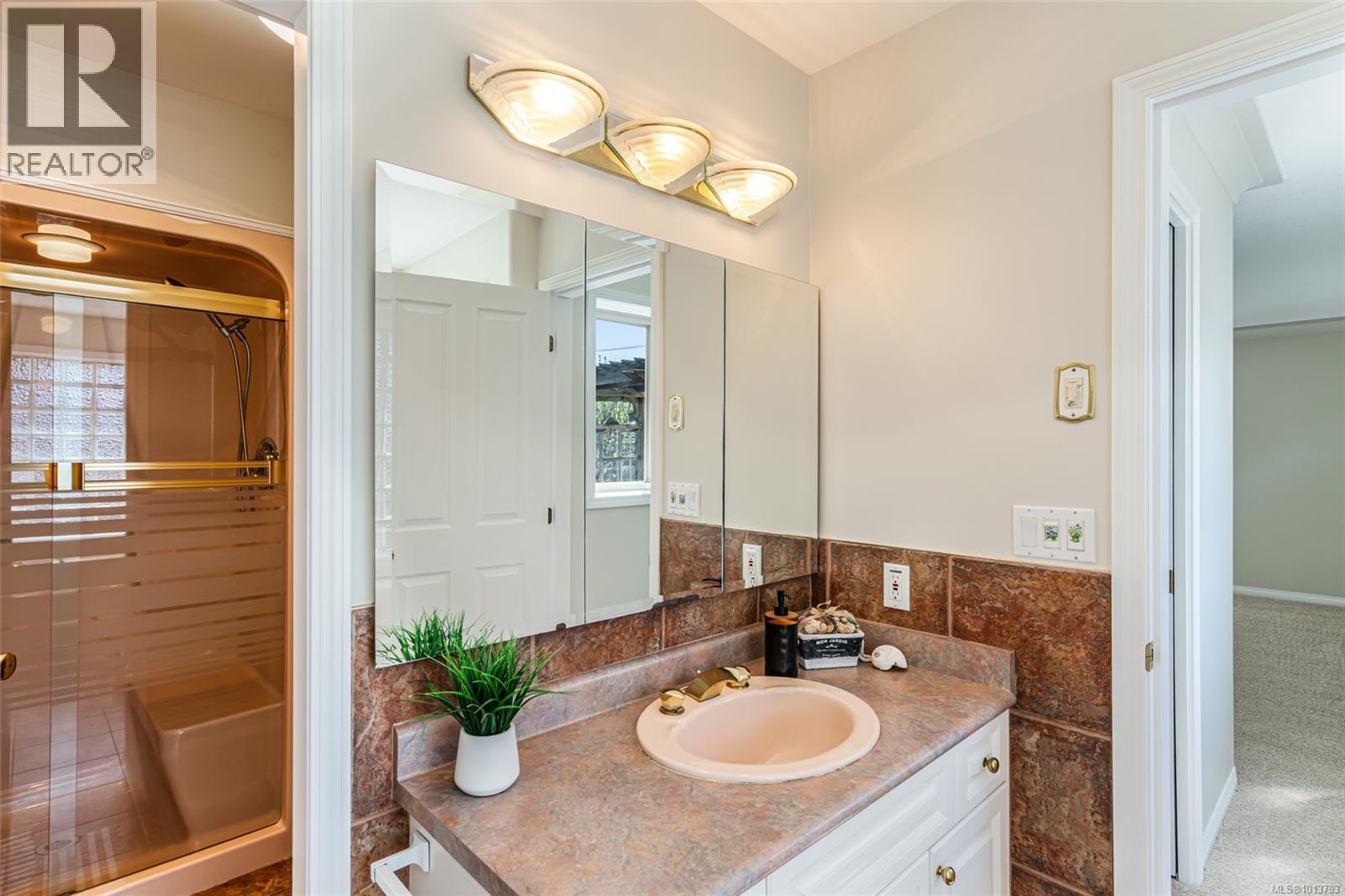 442 Heather Pl, Parksville