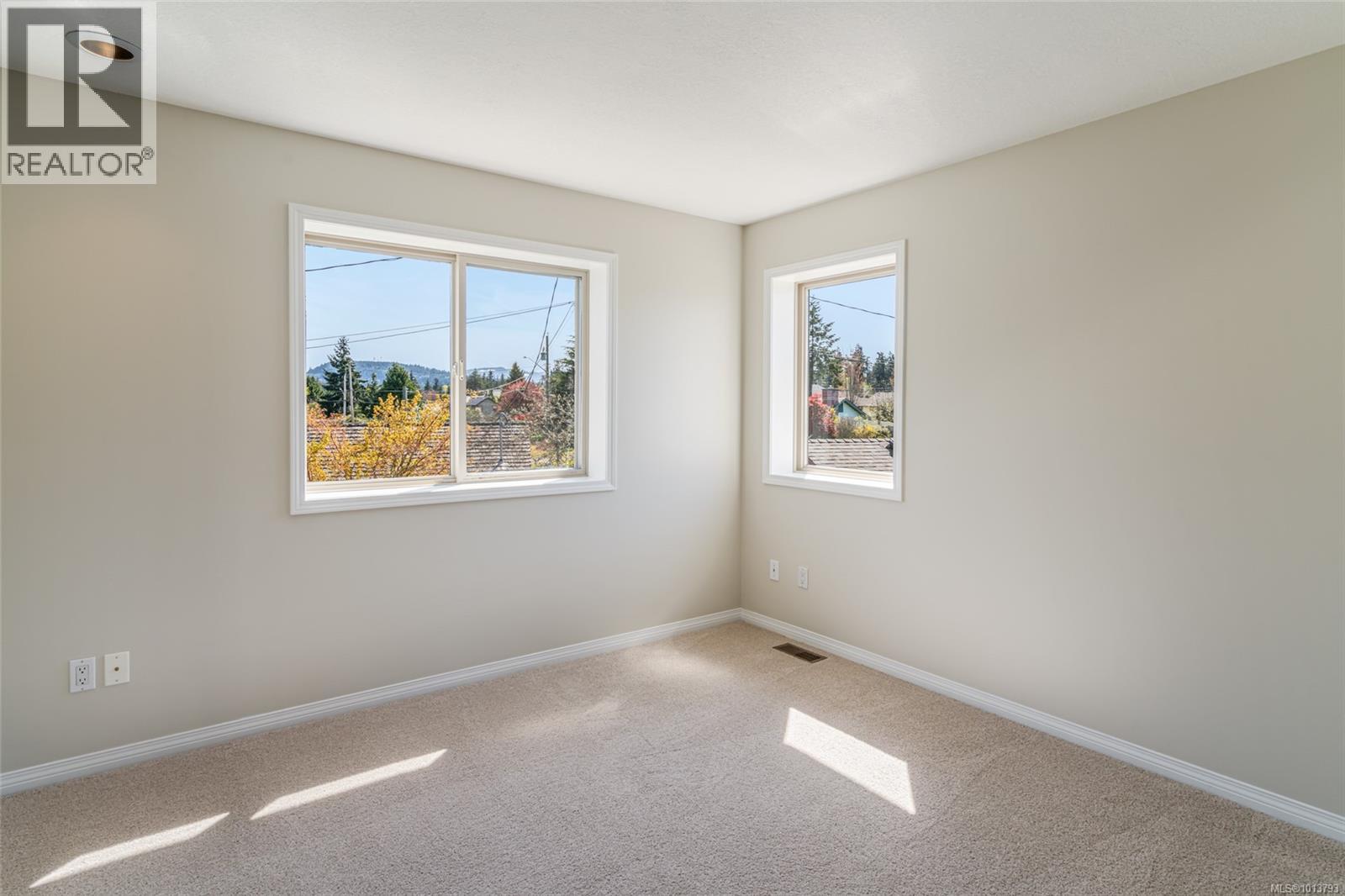 442 Heather Pl, Parksville