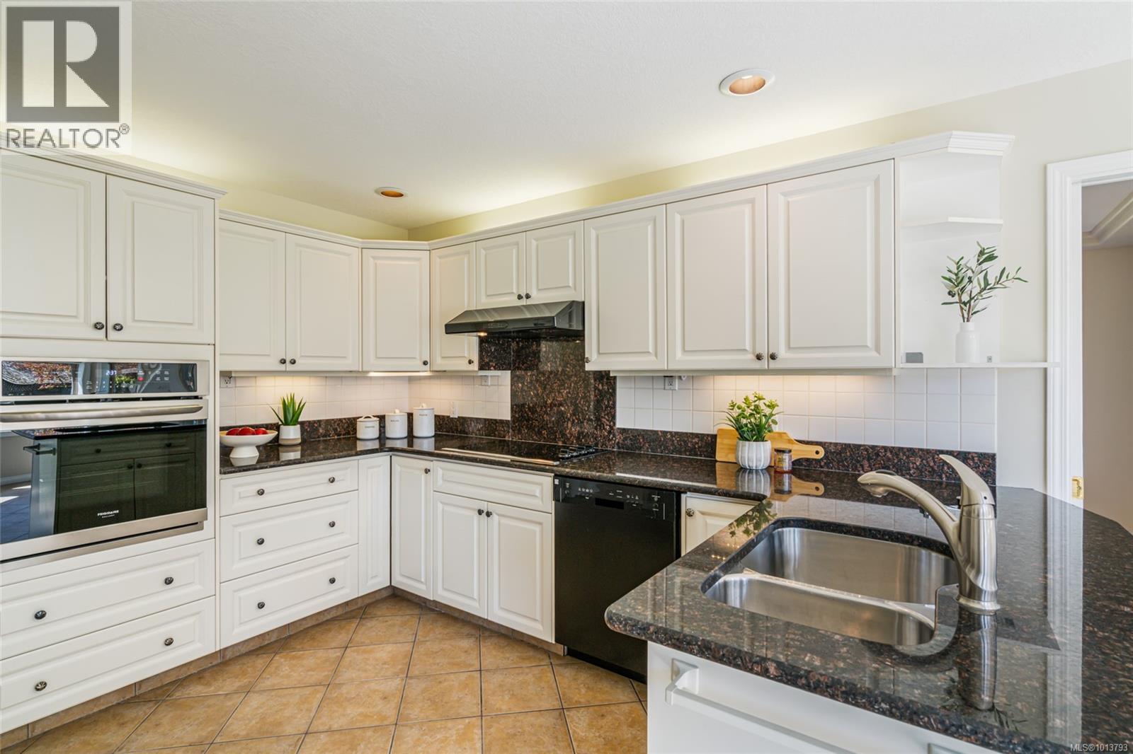 442 Heather Pl, Parksville