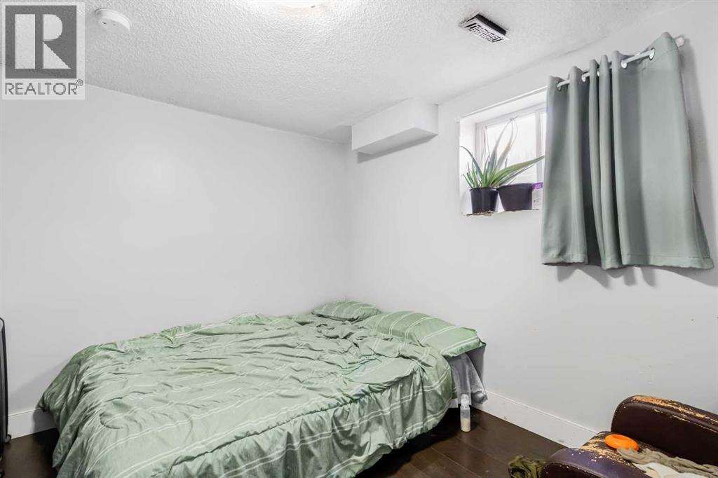 Single Family House Bungalow for Sale in  Penbrooke Close SE Penbrooke Meadows Calgary 