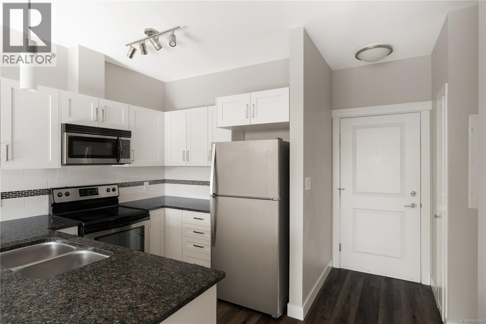 406 844 Goldstream Avenue, Langford