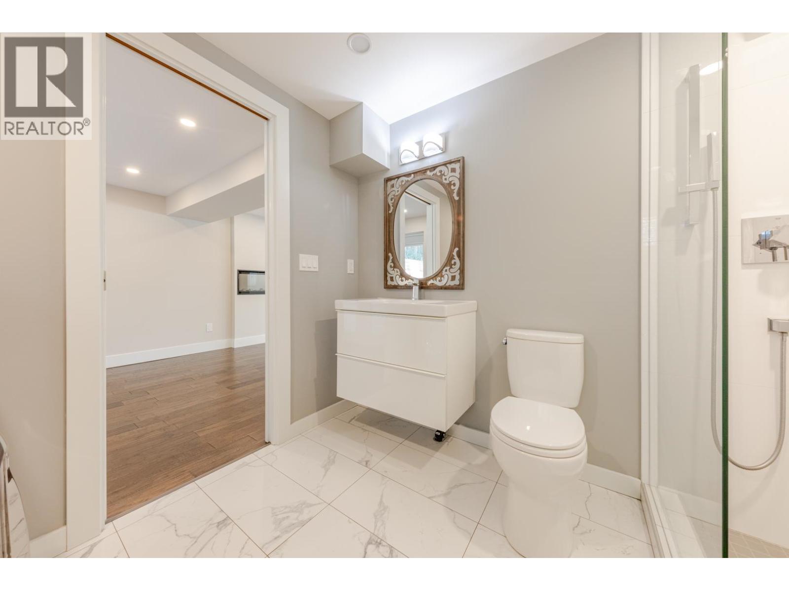 3729 WELLINGTON STREET, Port Coquitlam