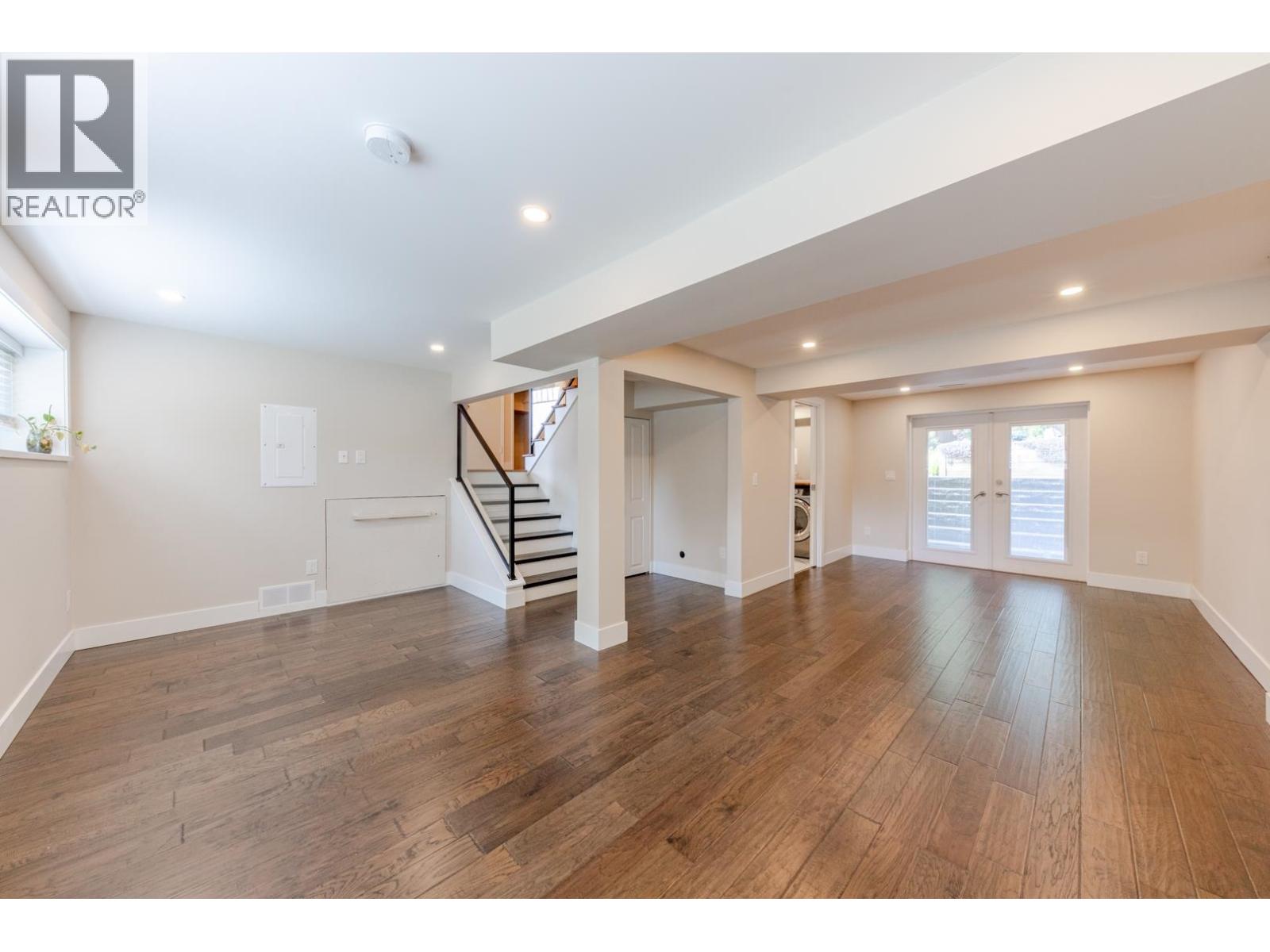 3729 WELLINGTON STREET, Port Coquitlam