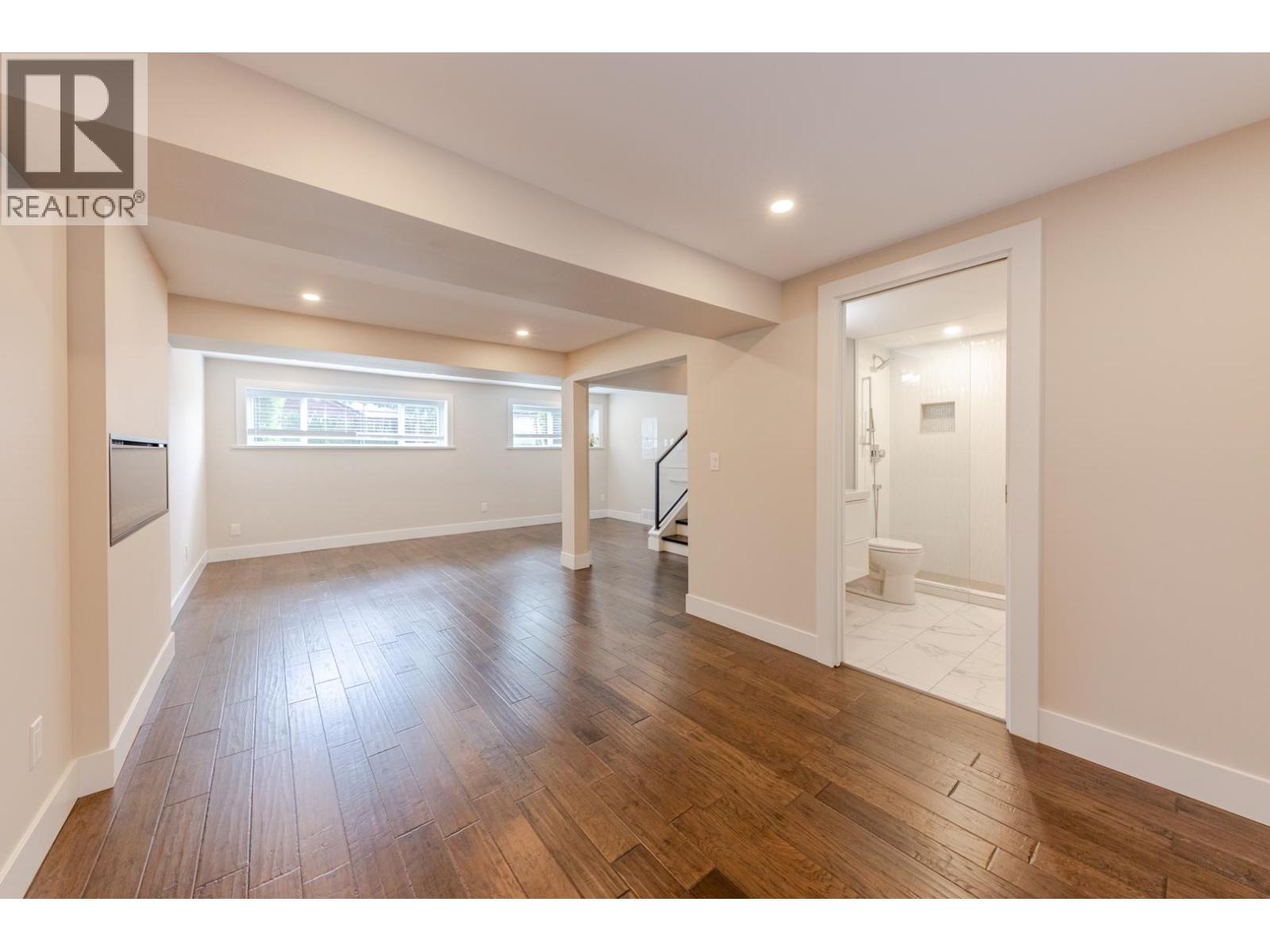 3729 WELLINGTON STREET, Port Coquitlam