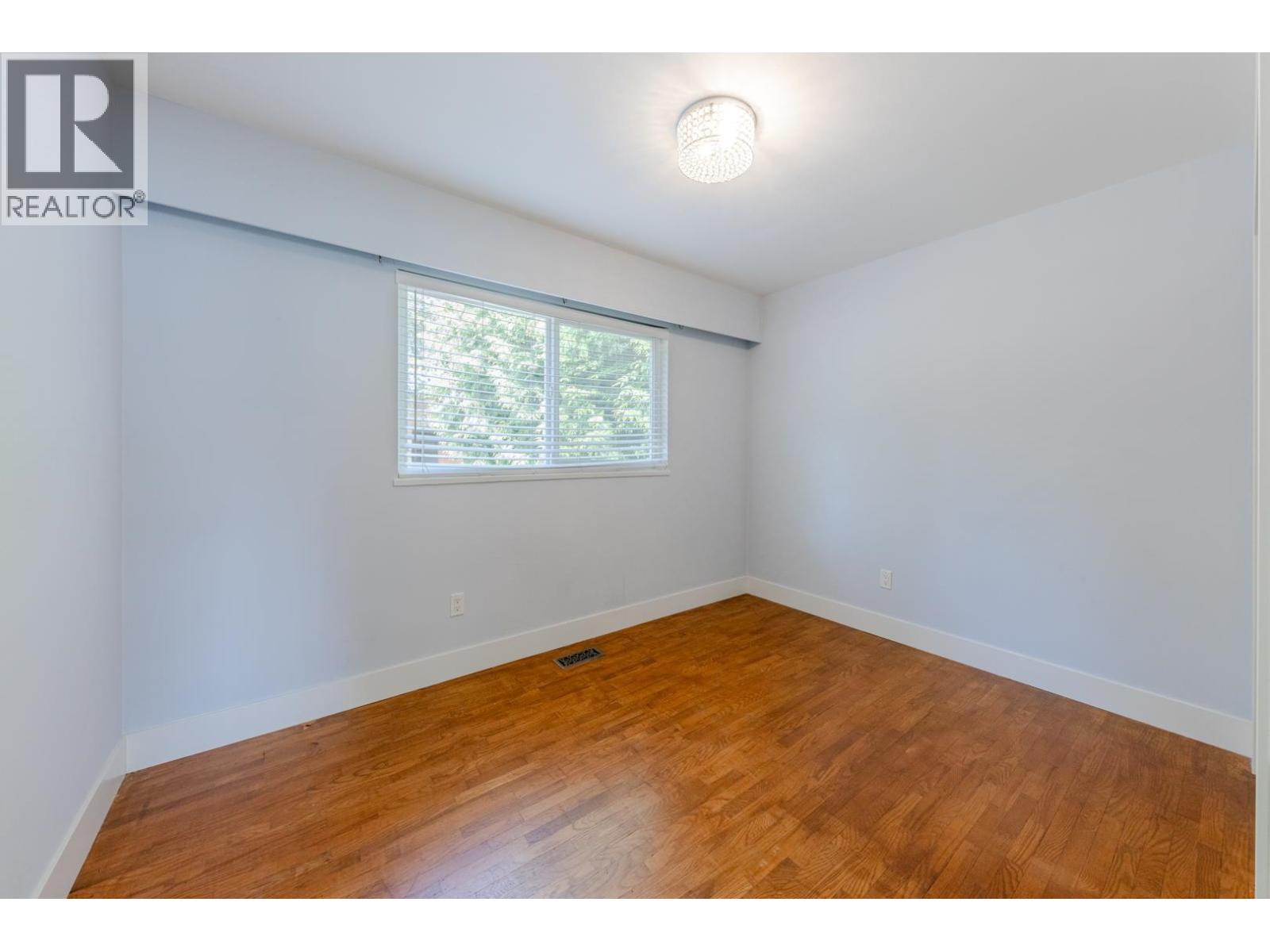 3729 WELLINGTON STREET, Port Coquitlam