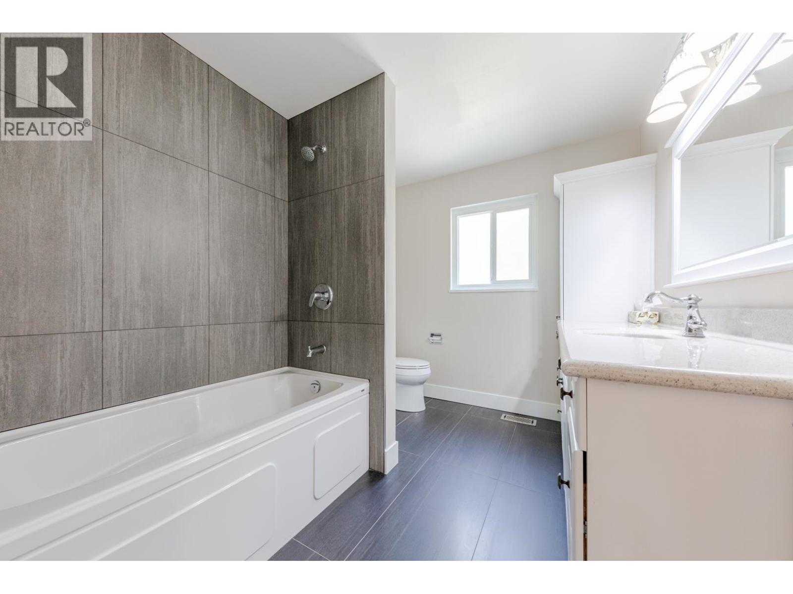 3729 WELLINGTON STREET, Port Coquitlam