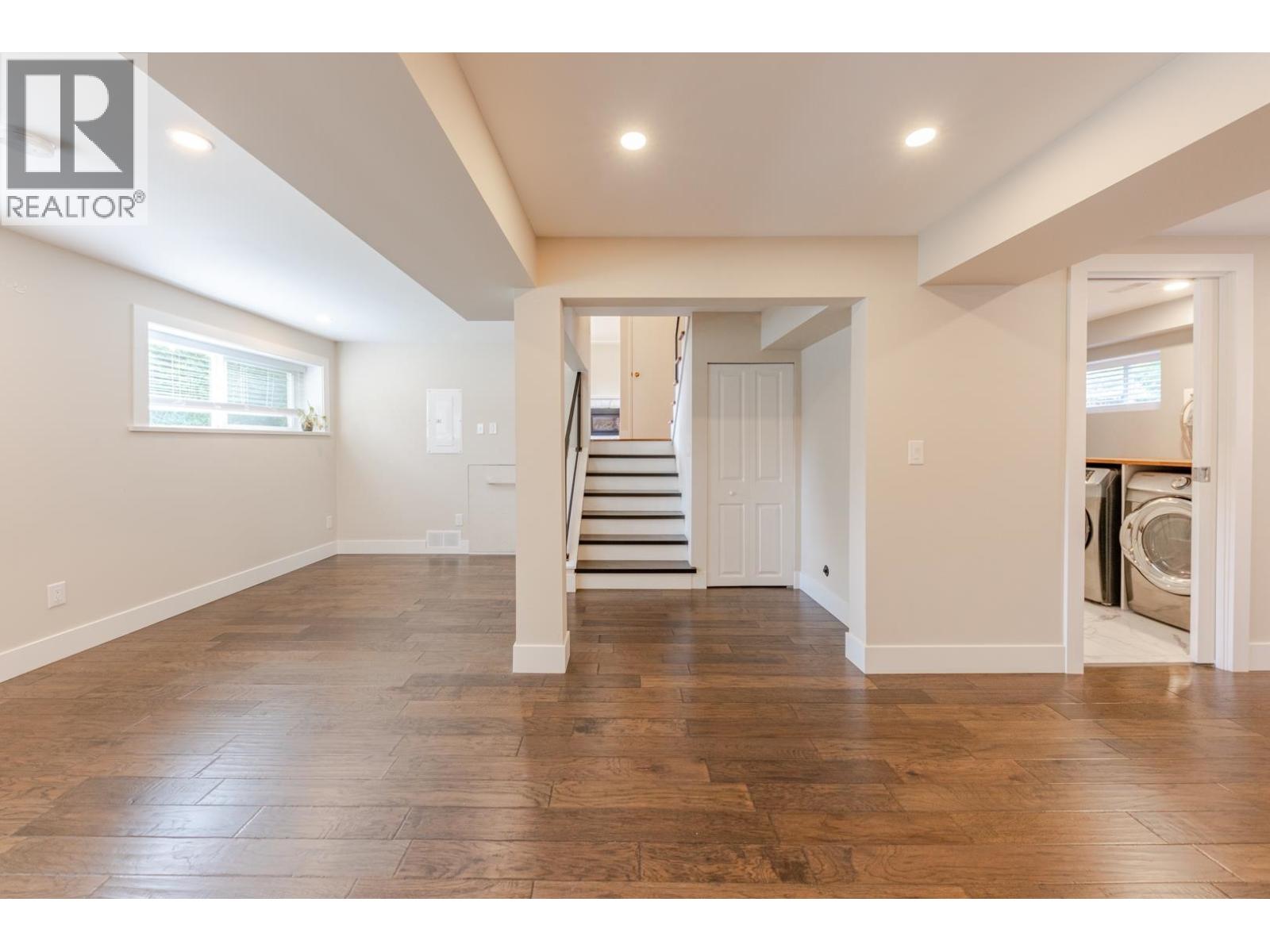 3729 WELLINGTON STREET, Port Coquitlam