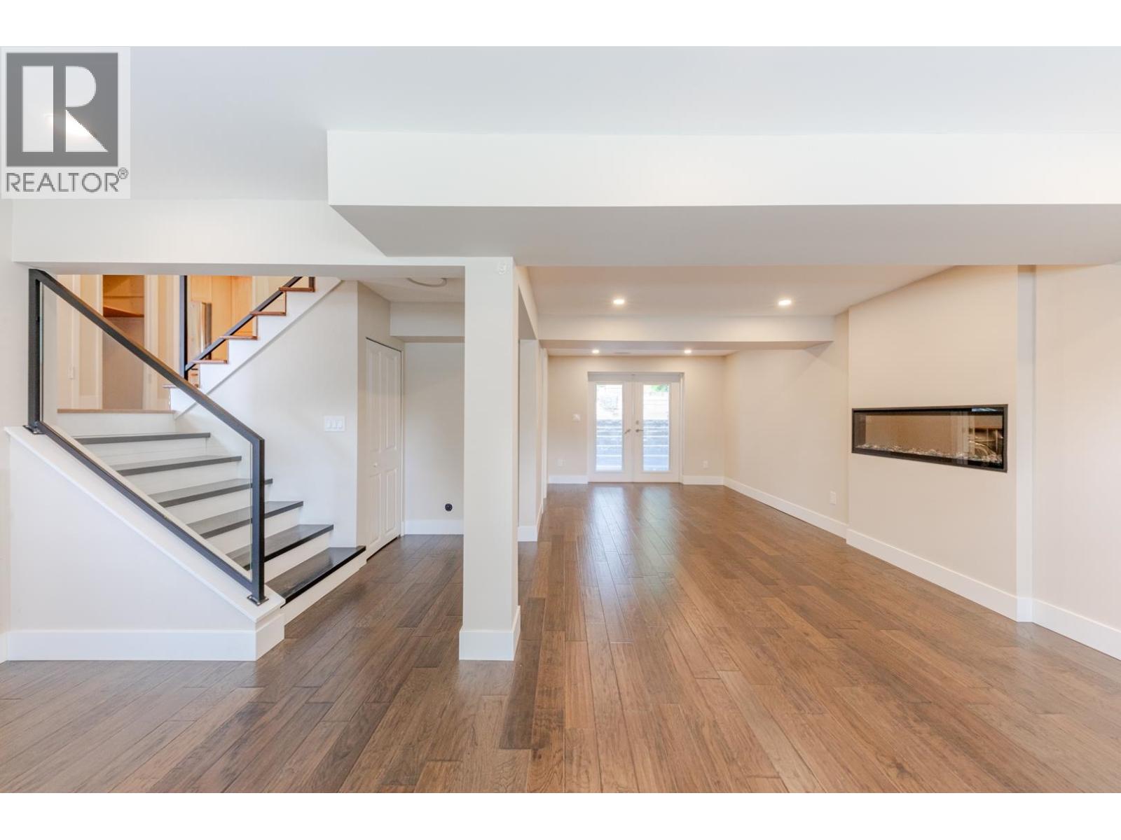 3729 WELLINGTON STREET, Port Coquitlam