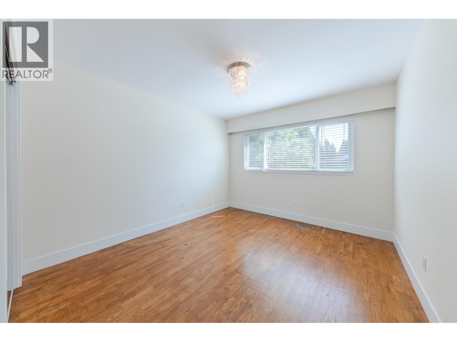 3729 WELLINGTON STREET, Port Coquitlam