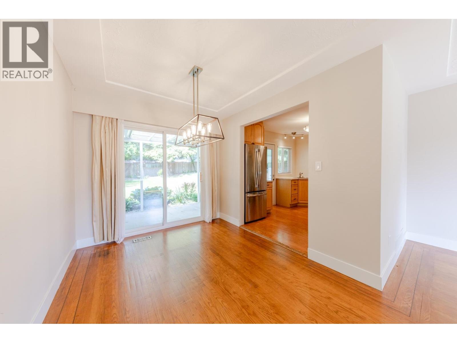 3729 WELLINGTON STREET, Port Coquitlam