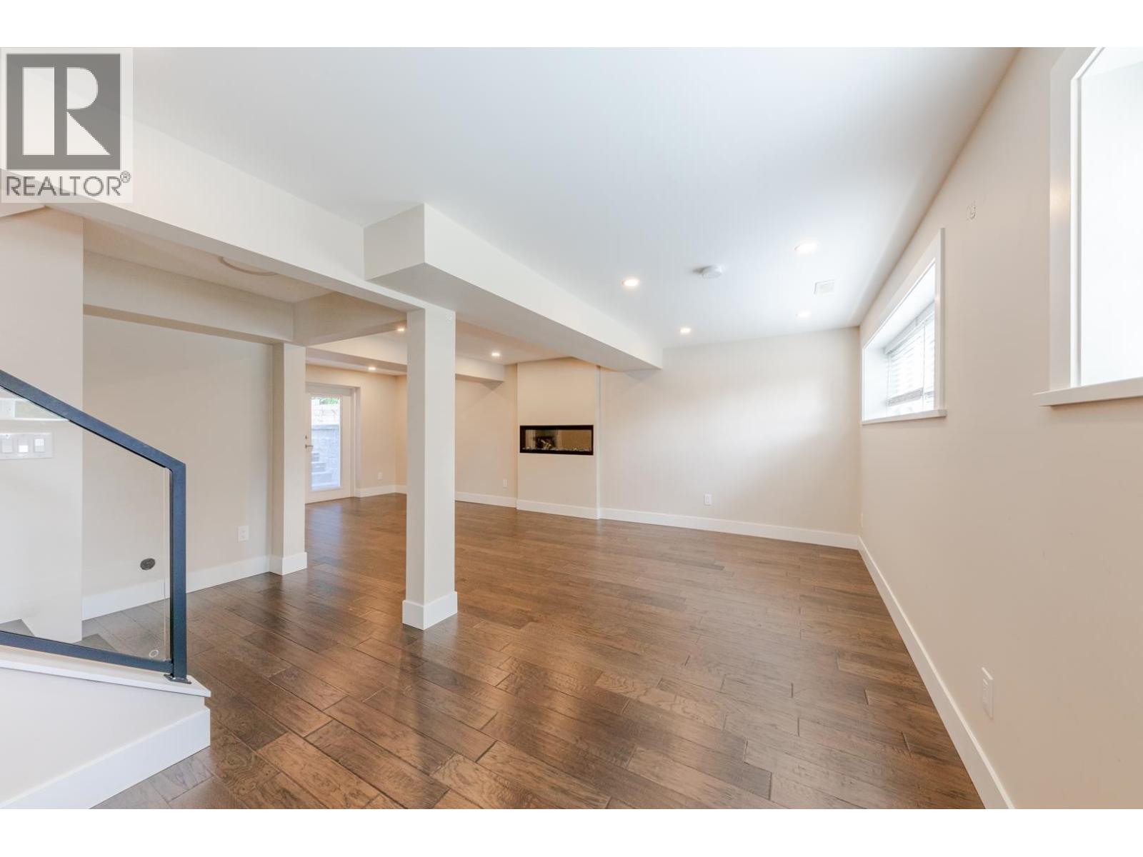 3729 WELLINGTON STREET, Port Coquitlam