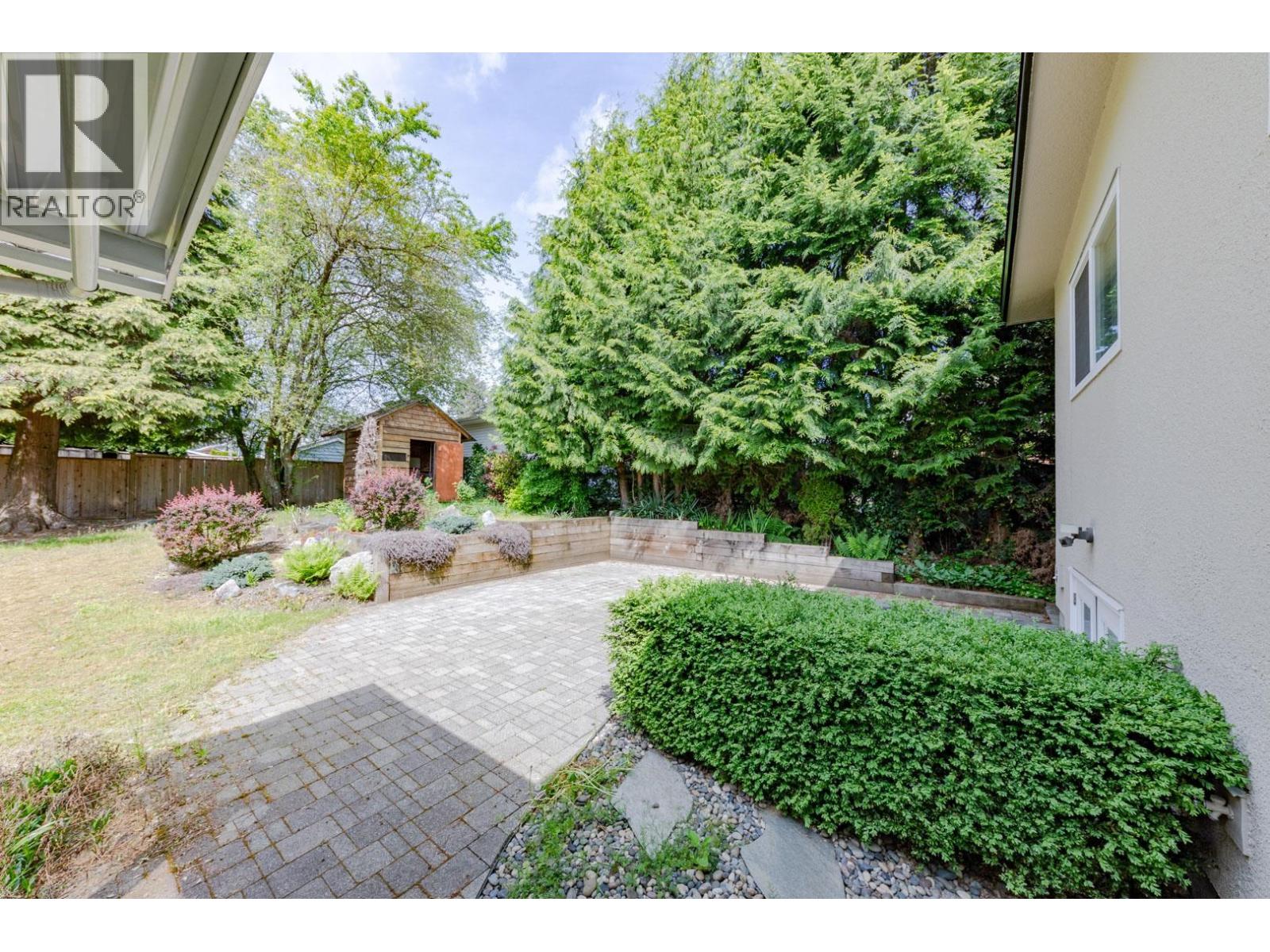 3729 WELLINGTON STREET, Port Coquitlam
