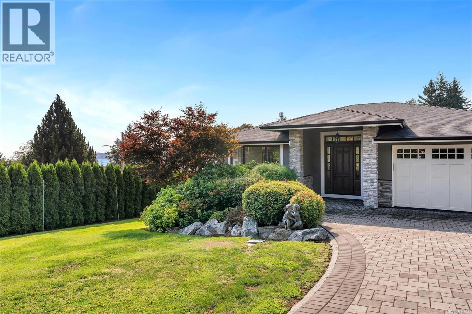 5058 Catalina Terr, Saanich