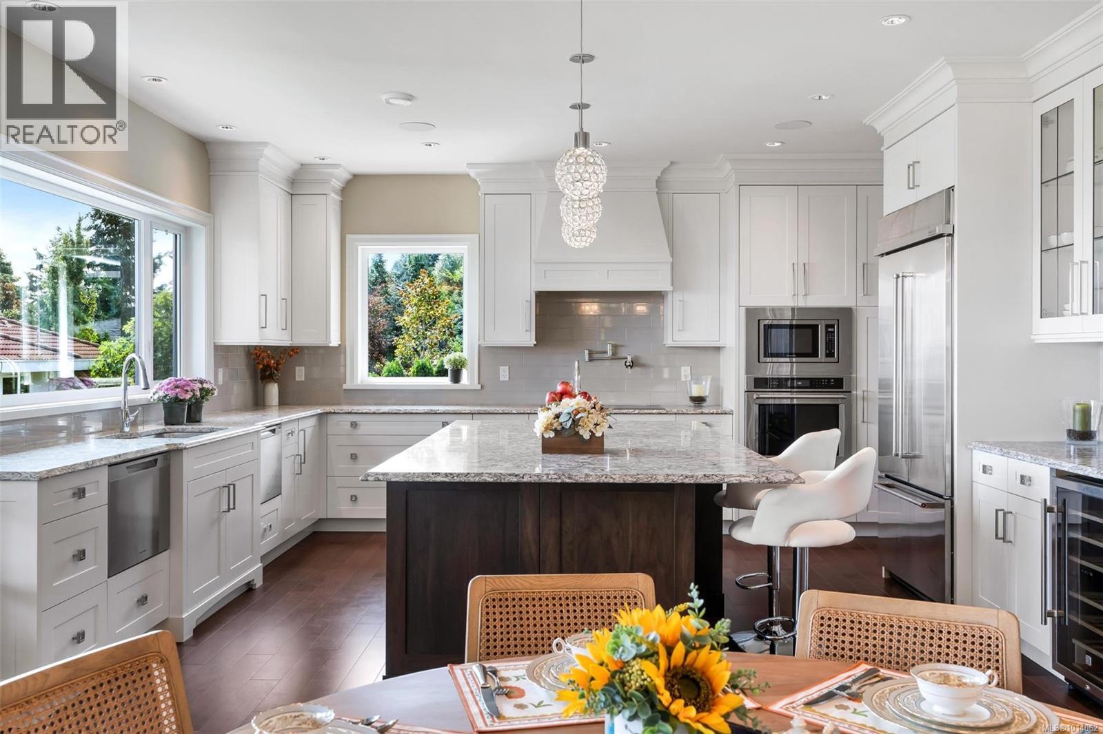 5058 Catalina Terr, Saanich