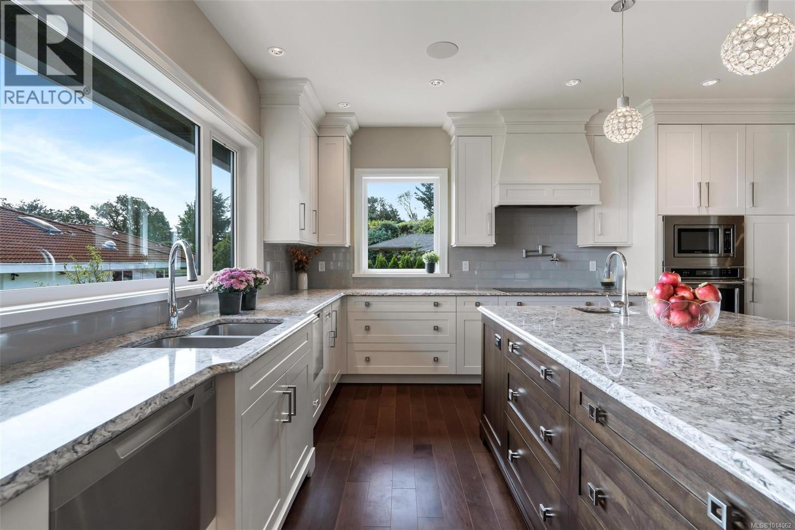 5058 Catalina Terr, Saanich