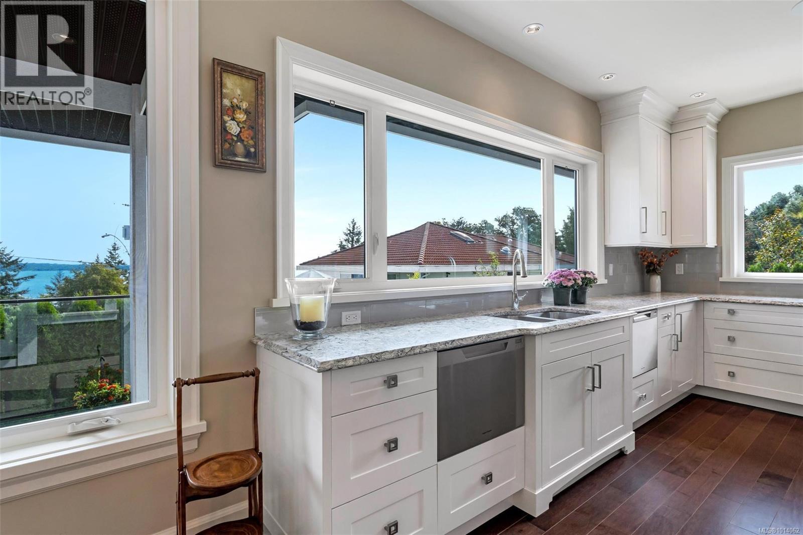 5058 Catalina Terr, Saanich