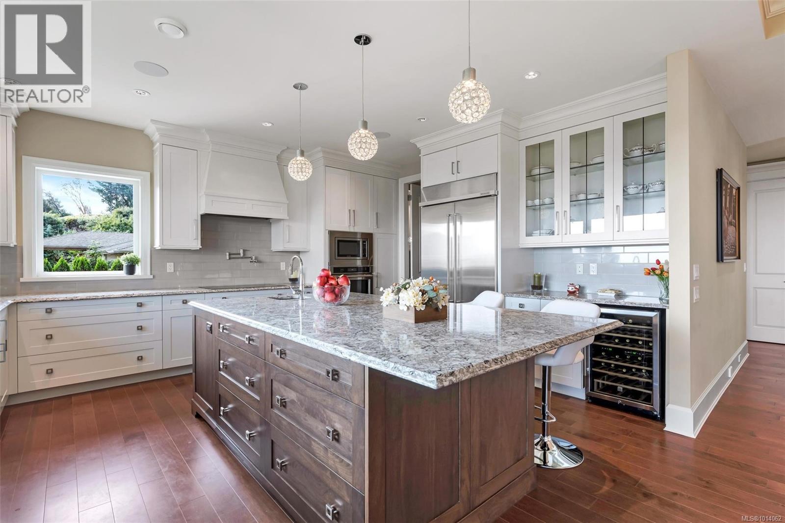 5058 Catalina Terr, Saanich