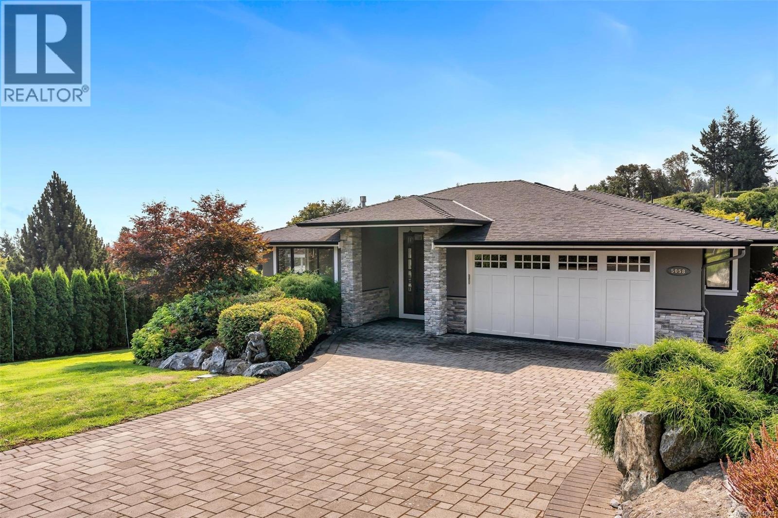 5058 Catalina Terr, Saanich