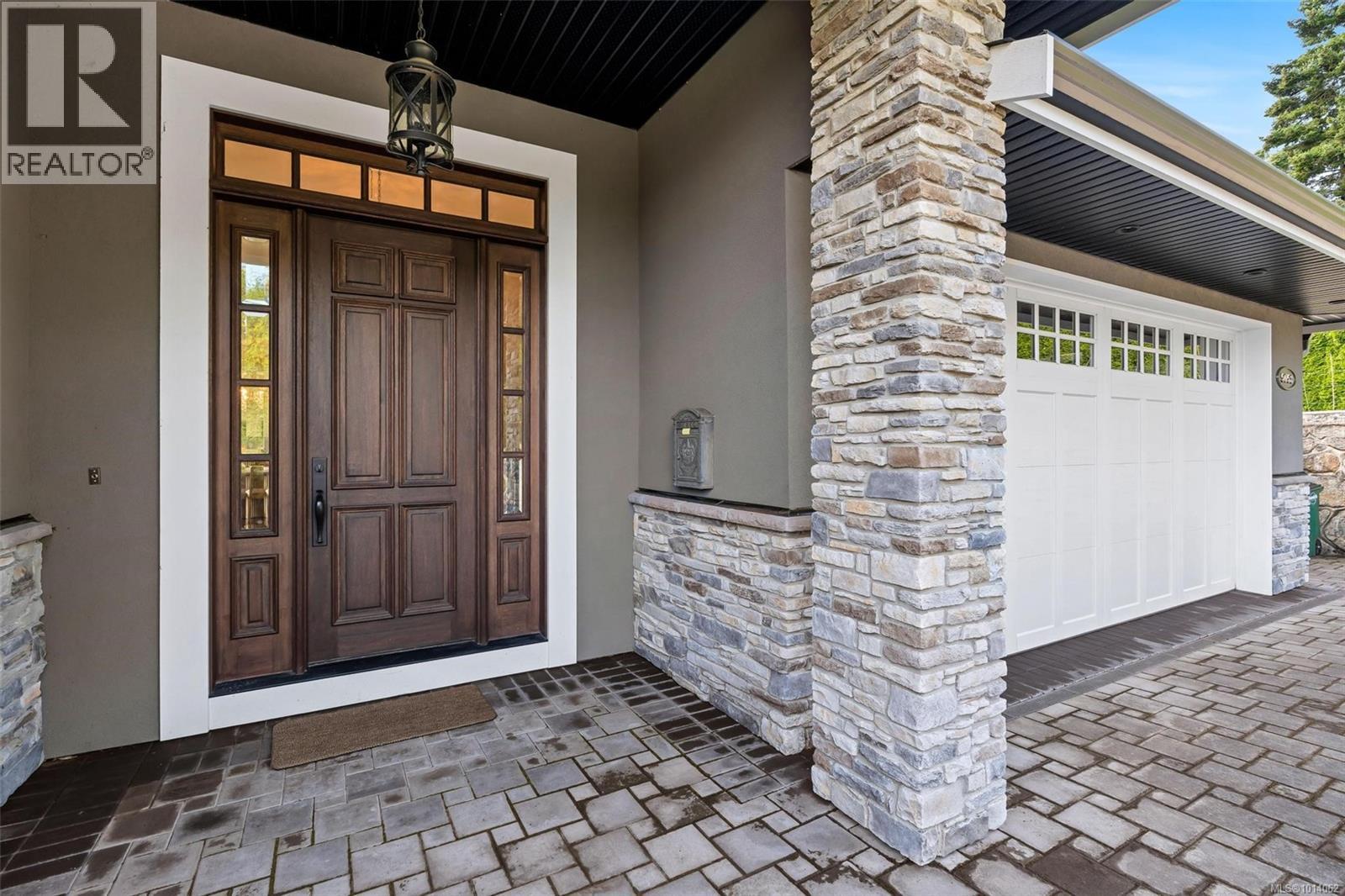 5058 Catalina Terr, Saanich