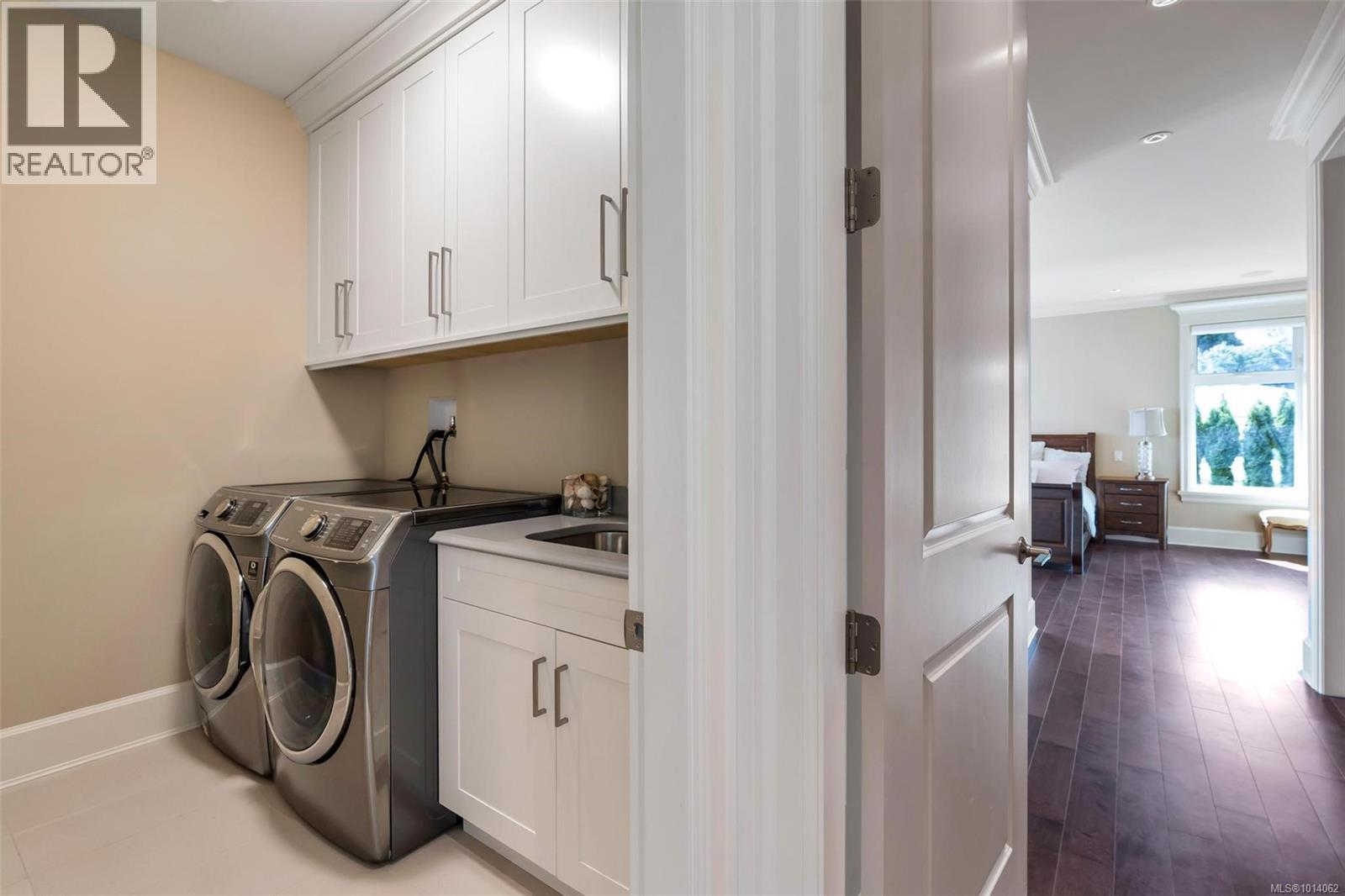5058 Catalina Terr, Saanich