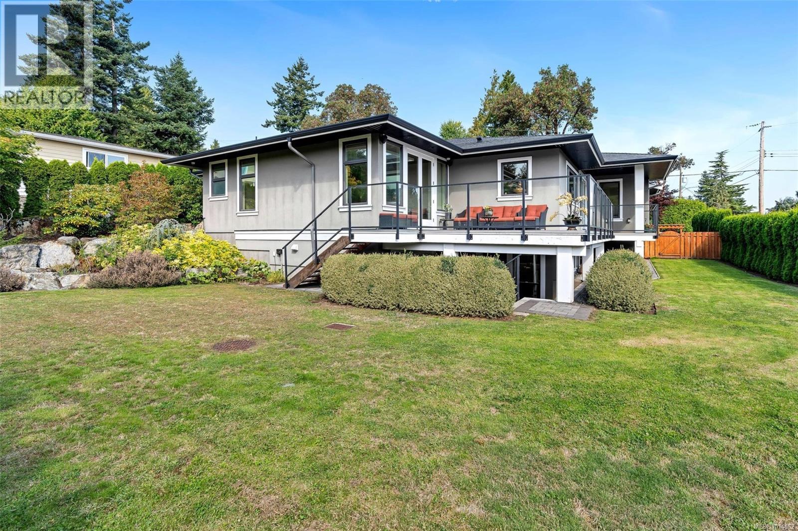 5058 Catalina Terr, Saanich