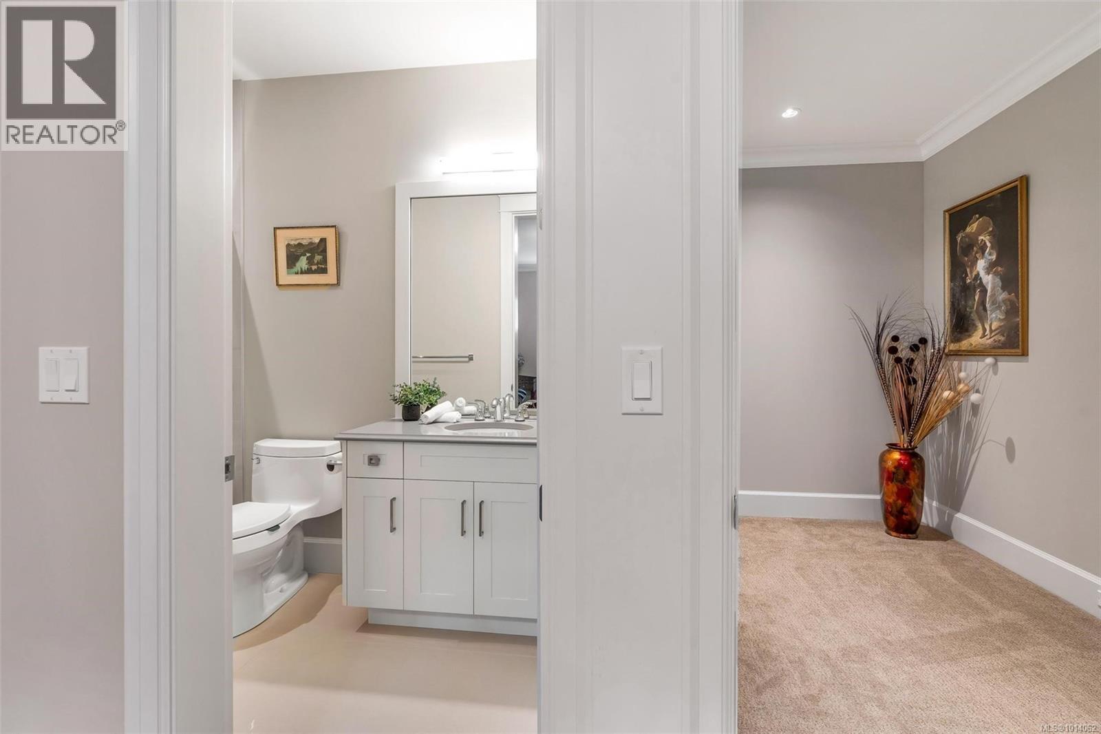 5058 Catalina Terr, Saanich