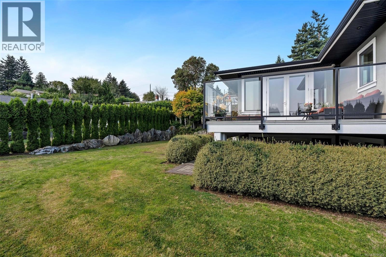 5058 Catalina Terr, Saanich