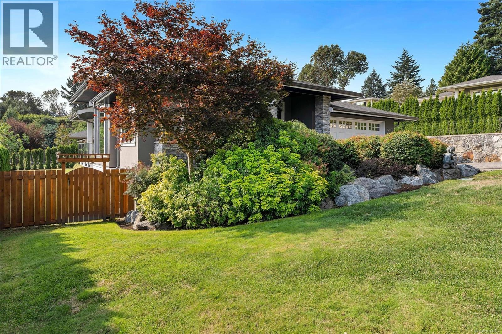 5058 Catalina Terr, Saanich