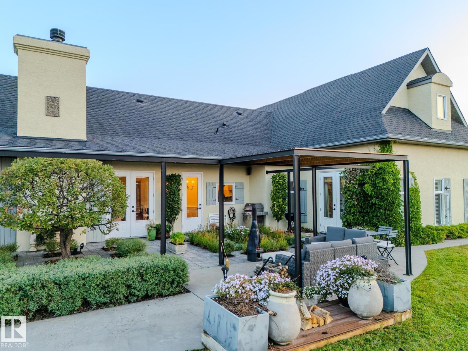 22250 TWP ROAD 512, Rural Strathcona County