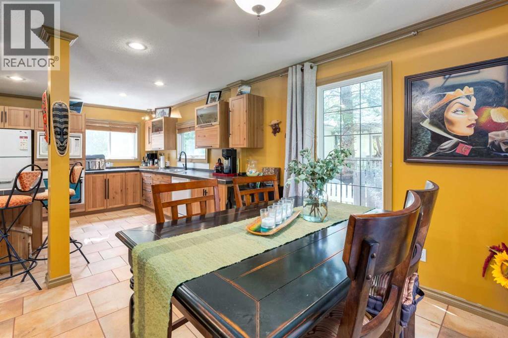 
          235 5 Street
            <br/>
            <span>Drumheller</span>
            , 
            <span>AB</span>
             <span>T0J0Y4</span>
         - Photo 12