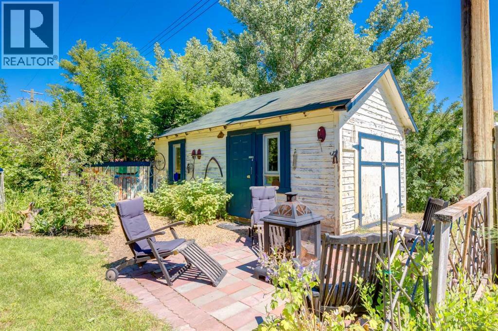 
          235 5 Street
            <br/>
            <span>Drumheller</span>
            , 
            <span>AB</span>
             <span>T0J0Y4</span>
         - Photo 24