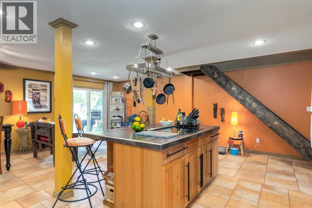 
          235 5 Street
            <br/>
            <span>Drumheller</span>
            , 
            <span>AB</span>
             <span>T0J0Y4</span>
         - Photo 9