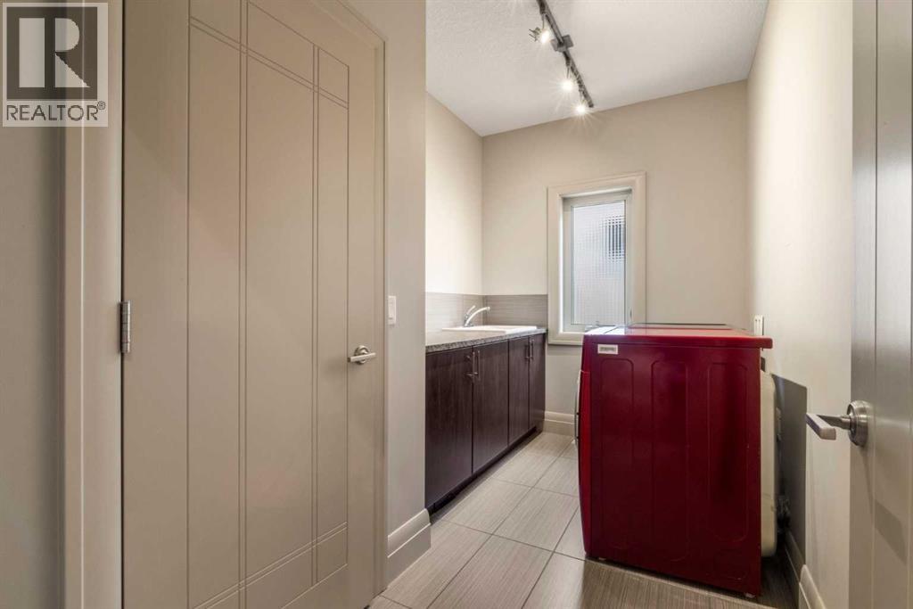 Single Family House for Sale in   Avenue NE Winston Heights/Mountview Calgary 