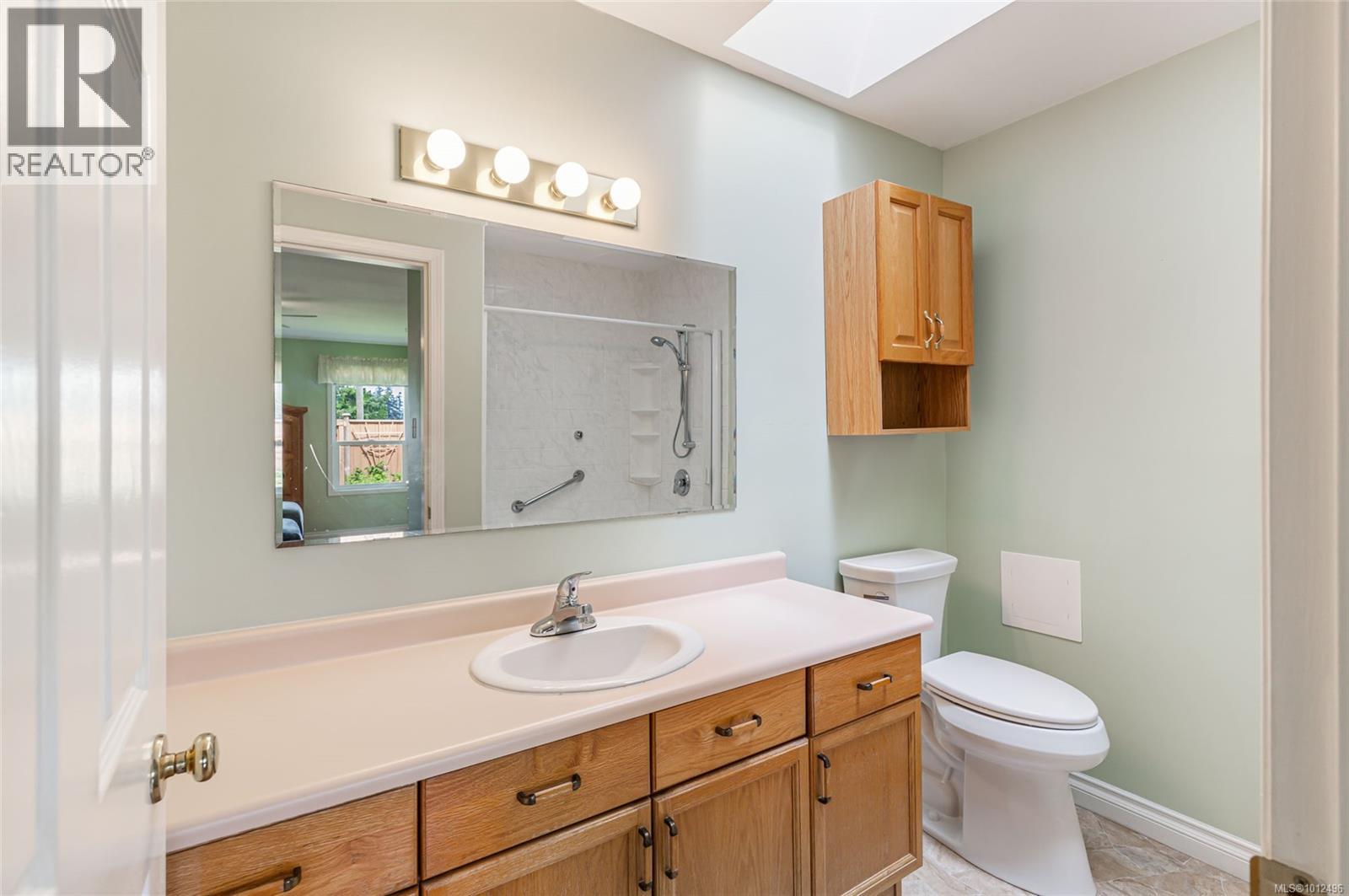 103 240 Stanford Ave E, Parksville